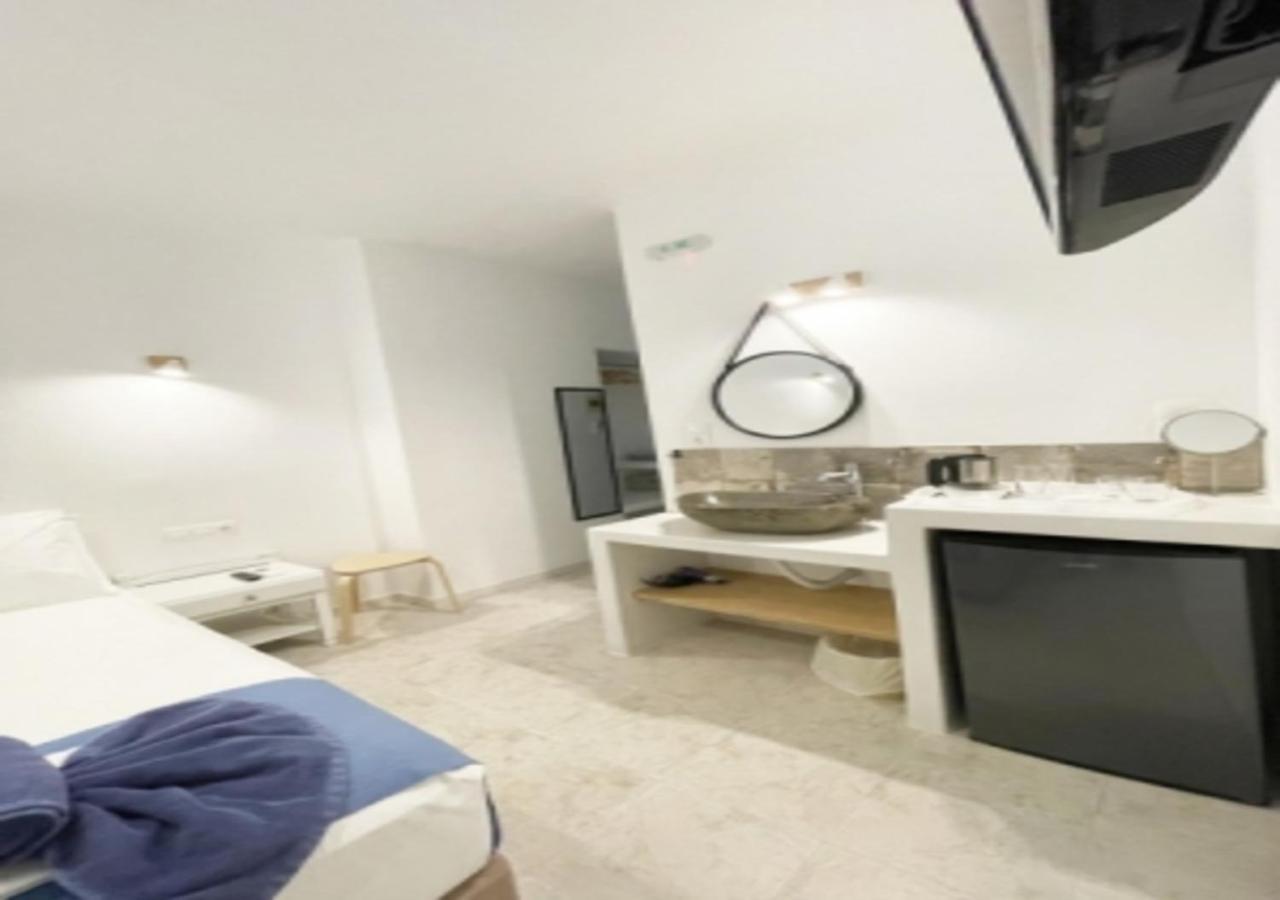 איוס חורה Glaros Hotel מראה חיצוני תמונה