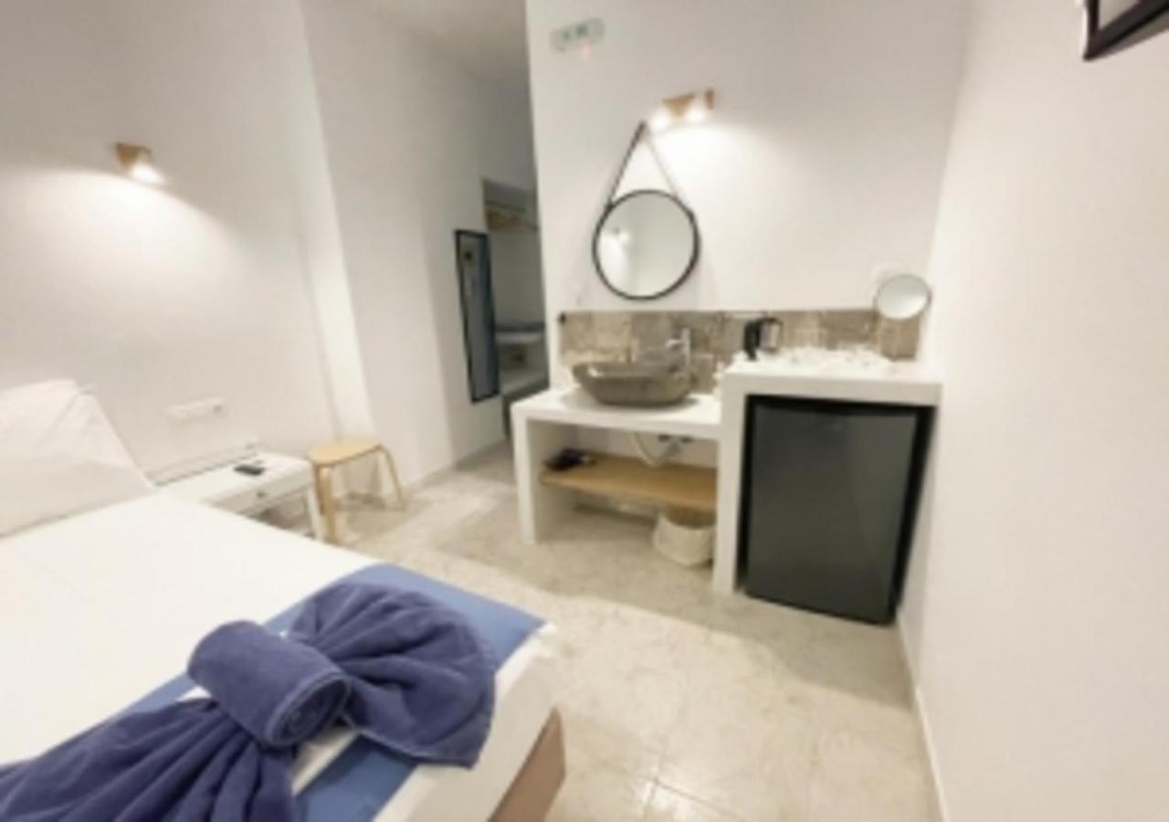 איוס חורה Glaros Hotel מראה חיצוני תמונה